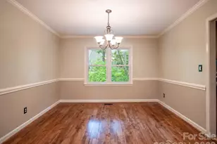 1002 Windsor Dr, Asheville, NC 28803 - Photo 11