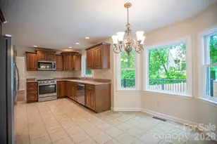 1002 Windsor Dr, Asheville, NC 28803 - Photo 7