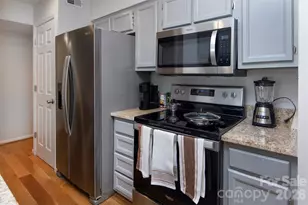 212 W 10th St, Charlotte, NC 28202 - Photo 7