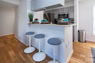 212 W 10th St, Charlotte, NC 28202 - Photo 21