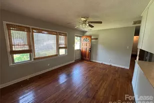 805 Furman St, Dallas, NC 28034 - Photo 3