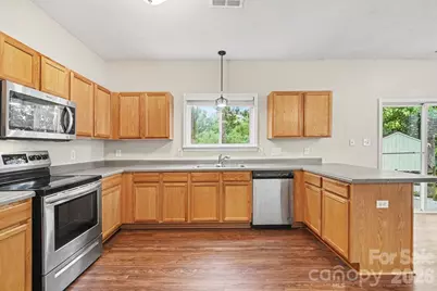 13634 Riding Hill Avenue, Charlotte, NC 28213 - Photo 7