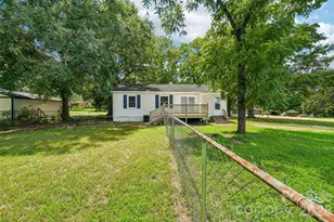 808 Lowery St, Shelby, NC 28152 - Photo 15