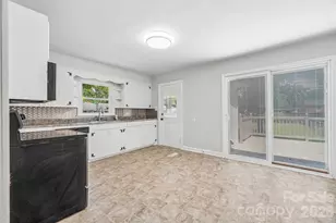 808 Lowery St, Shelby, NC 28152 - Photo 5