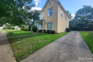 1520 Peaceful Way Dr, Charlotte, NC 28206 - Photo 3