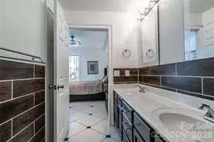 718 W Trade St, Charlotte, NC 28202 - Photo 11