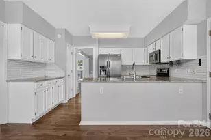 5936 Downfield Wood Dr, Charlotte, NC 28269 - Photo 15
