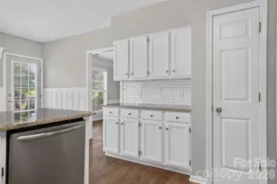 5936 Downfield Wood Dr, Charlotte, NC 28269 - Photo 19