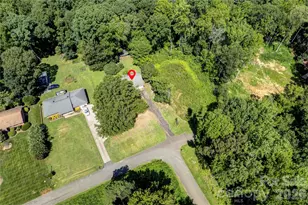 6733 Burkandt Rd, Charlotte, NC 28227 - Photo 3