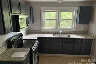 826 W Davidson Ave, Gastonia, NC 28052 - Photo 3