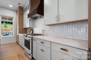 2670 Charleston Ct, Claremont, NC 28610 - Photo 9
