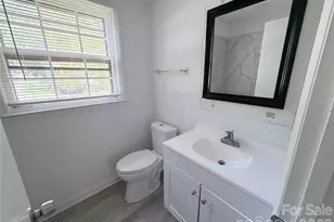 931 Pineborough Rd, Charlotte, NC 28212 - Photo 21