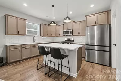 5005 Painswick Place, Charlotte, NC 28215 - Photo 11