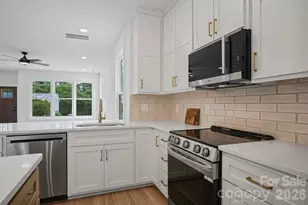 708 Meadowood St, Hudson, NC 28638 - Photo 17