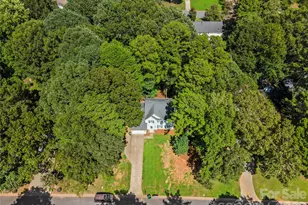 2708 Kirkholm Dr, Matthews, NC 28105 - Photo 3