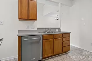 4313 Eaves Ln, Charlotte, NC 28215 - Photo 19