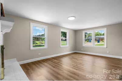 2266 9th Avenue Drive NE, Hickory, NC 28601 - Photo 3