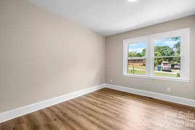 2266 9th Avenue Drive NE, Hickory, NC 28601 - Photo 21