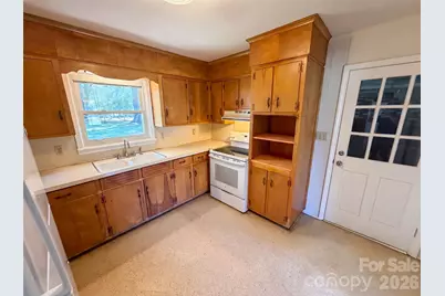 8901 Hood Road, Charlotte, NC 28215 - Photo 11