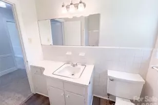 8901 Hood Rd, Charlotte, NC 28215 - Photo 19