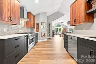 100 Mountain Meadow Cir, Weaverville, NC 28787 - Photo 5