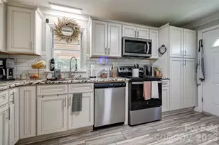 531 Stilwell Oaks Cir, Charlotte, NC 28212 - Photo 9