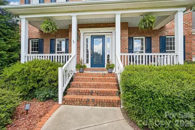 10823 Persimmon Creek Drive, Charlotte, NC 28227 - Photo 3