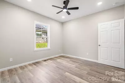 242 8th Avenue Drive SW, Hickory, NC 28602 - Photo 9