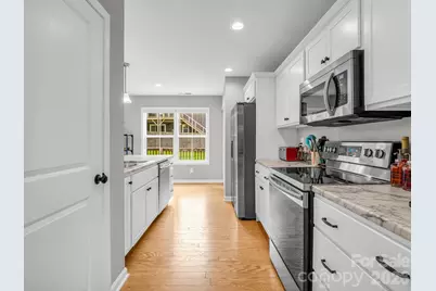 27 Busbee View Road, Asheville, NC 28803 - Photo 11