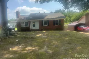 1109 McLaughlin St, Statesville, NC 28677 - Photo 1