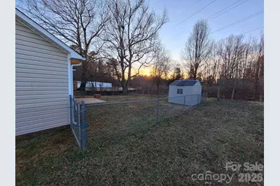 3523 Tracy Glenn Court, Charlotte, NC 28269 - Photo 3