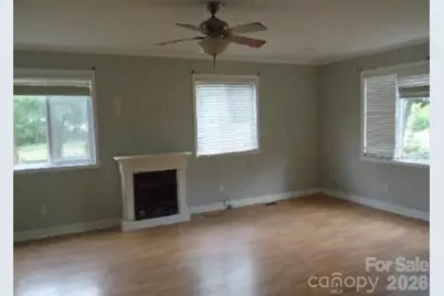 512 E Vance Street, Laurinburg, NC 28352 - Photo 3