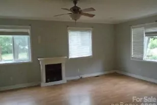 512 E Vance St, Laurinburg, NC 28352 - Photo 3