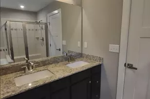 10474 Black Locust Ln, Charlotte, NC 28215 - Photo 15