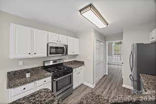 14107 Pine Harbor Rd, Charlotte, NC 28278 - Photo 11