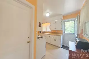 214 Governors View Rd, Asheville, NC 28805 - Photo 3
