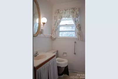 1006 3rd Avenue W, Hendersonville, NC 28739 - Photo 5