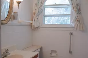 1006 3rd Ave W, Hendersonville, NC 28739 - Photo 5