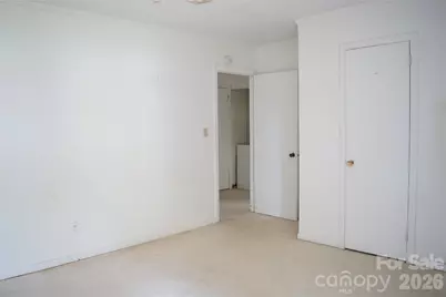 1006 3rd Avenue W, Hendersonville, NC 28739 - Photo 11