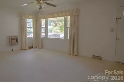 1006 3rd Avenue W, Hendersonville, NC 28739 - Photo 3