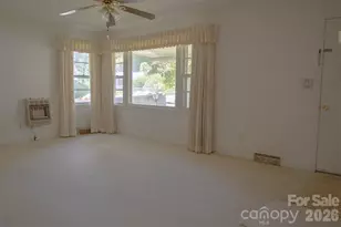 1006 3rd Ave W, Hendersonville, NC 28739 - Photo 3