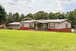 1898 Henry Smith St, Hickory, NC 28601 - Photo 3