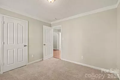 9819 Veronica Drive, Charlotte, NC 28215 - Photo 11
