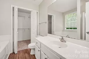 9819 Veronica Dr, Charlotte, NC 28215 - Photo 13