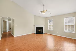 9819 Veronica Dr, Charlotte, NC 28215 - Photo 3
