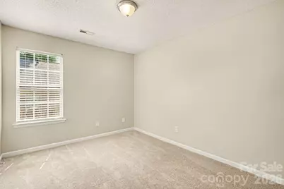 9819 Veronica Drive, Charlotte, NC 28215 - Photo 7