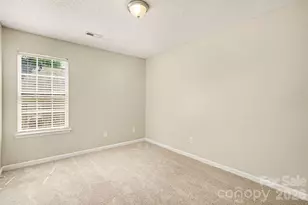9819 Veronica Dr, Charlotte, NC 28215 - Photo 7