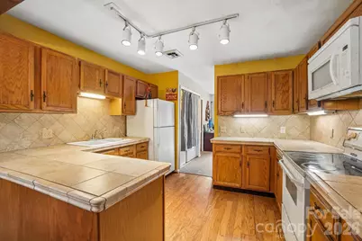 210 Juniper Lane, Hendersonville, NC 28739 - Photo 13