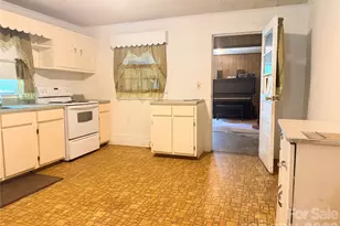 206 Railroad St, Mooresboro, NC 28114 - Photo 7