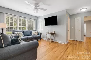 303 Hunter St, Burnsville, NC 28714 - Photo 5